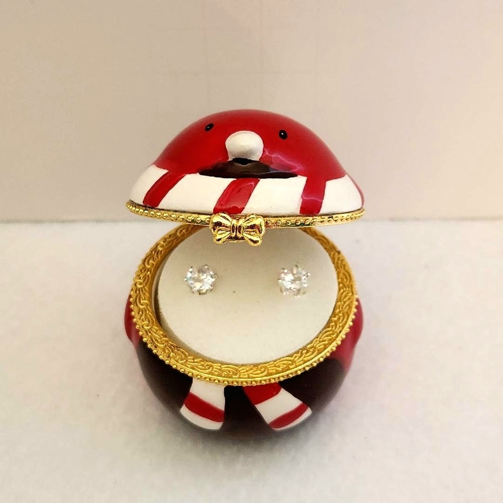 CZ Stud Earrings In Collectible Robin Keepsake Box
